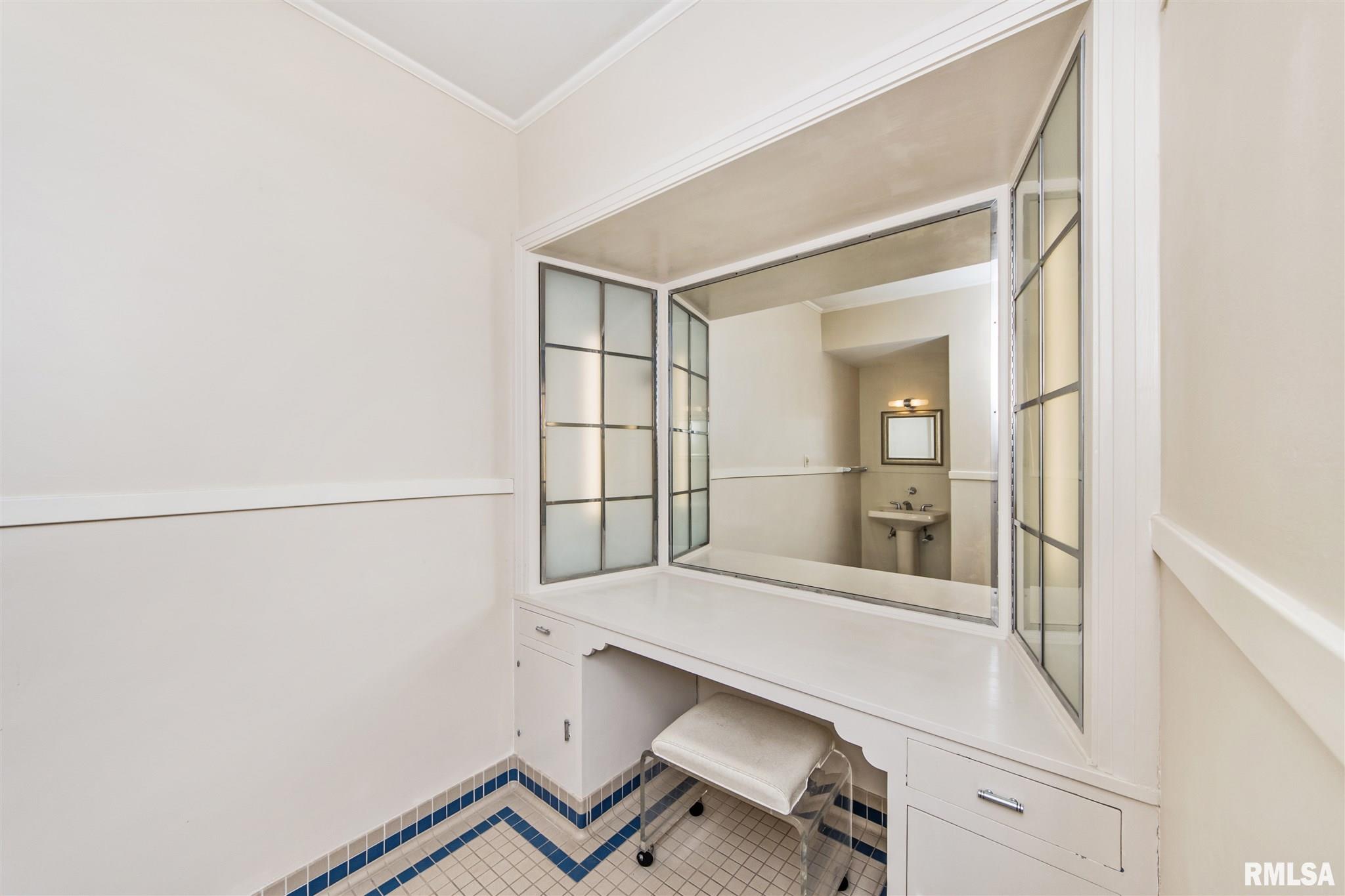 5618 North Prospect Road Peoria, IL 61614 - Photo 10 of 40 Gallery Image 10