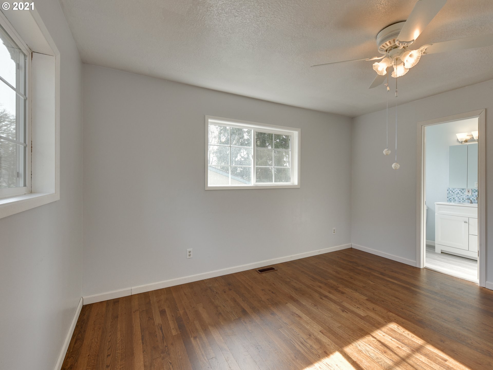 17827 Oatfield Road Gladstone, OR 97027 - Photo 17 of 32 Gallery Image 17