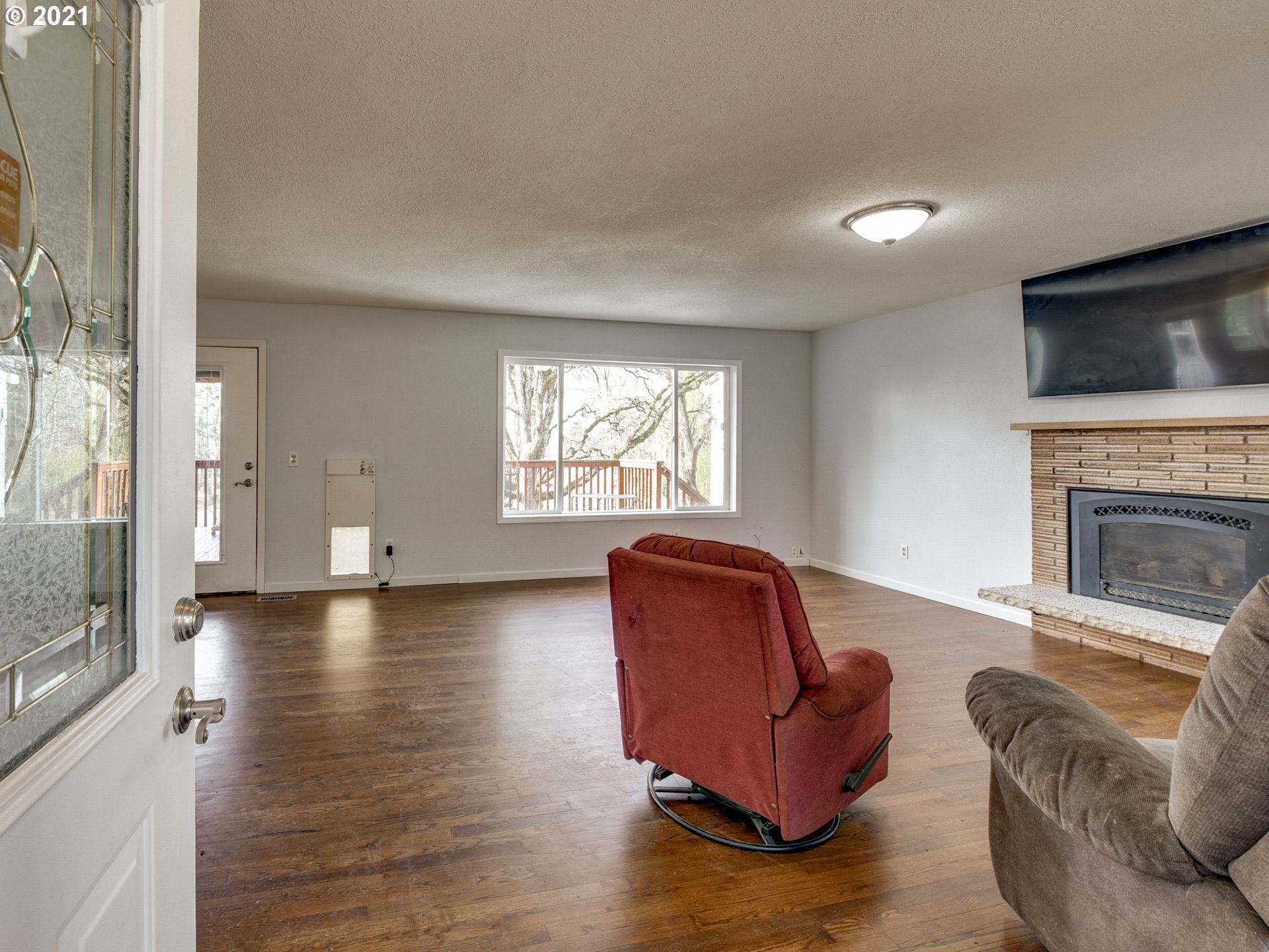 17827 Oatfield Road Gladstone, OR 97027 - Photo 3 of 32 Gallery Image 3