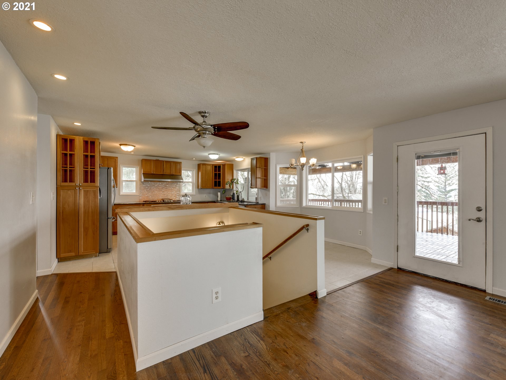 17827 Oatfield Road Gladstone, OR 97027 - Photo 5 of 32 Gallery Image 5