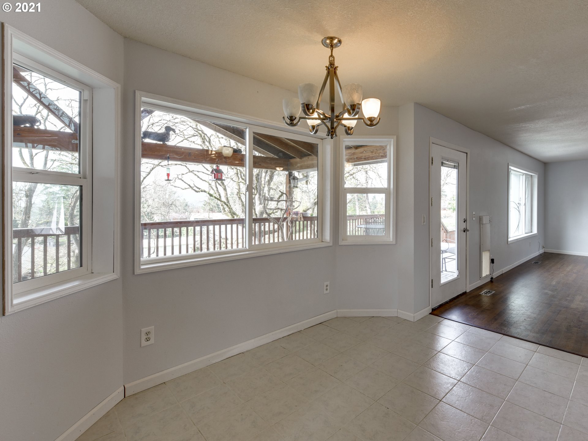 17827 Oatfield Road Gladstone, OR 97027 - Photo 6 of 32 Gallery Image 6