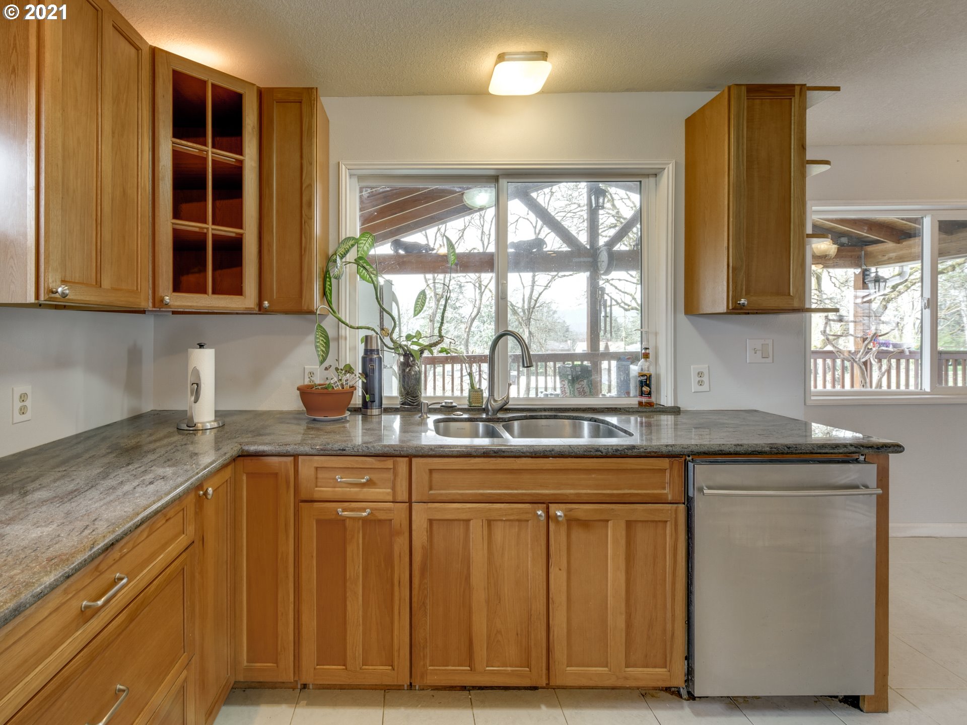 17827 Oatfield Road Gladstone, OR 97027 - Photo 8 of 32 Gallery Image 8