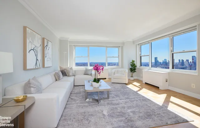$2,395,000 | 60 East End Avenue, Unit 41A | Upper East Side