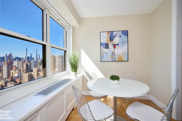 $2,395,000 | 60 East End Avenue, Unit 41A | Upper East Side