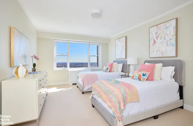 $2,395,000 | 60 East End Avenue, Unit 41A | Upper East Side