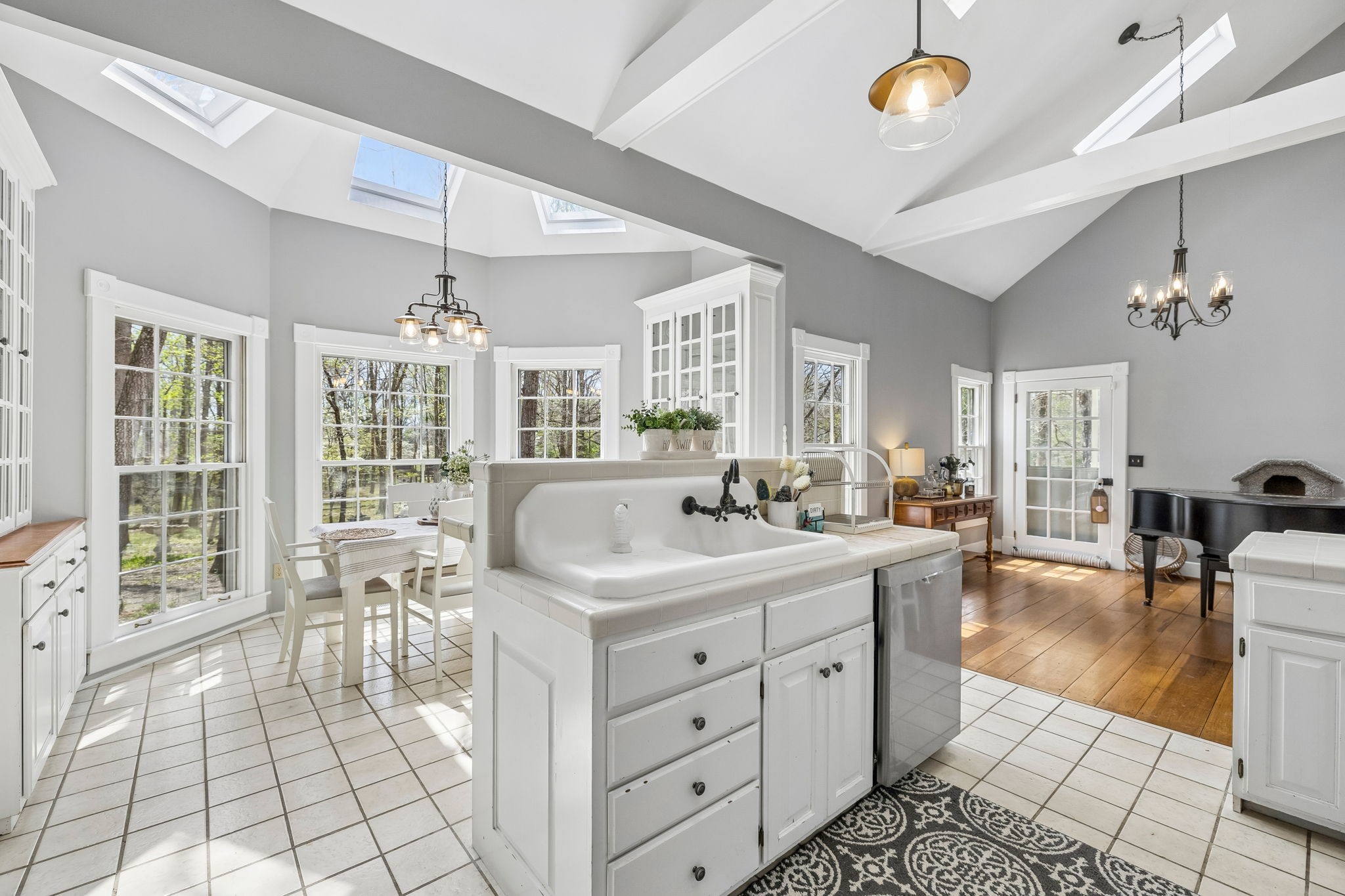 901 Town Branch Road Charlotte, TN 37036 - Photo 13 of 82