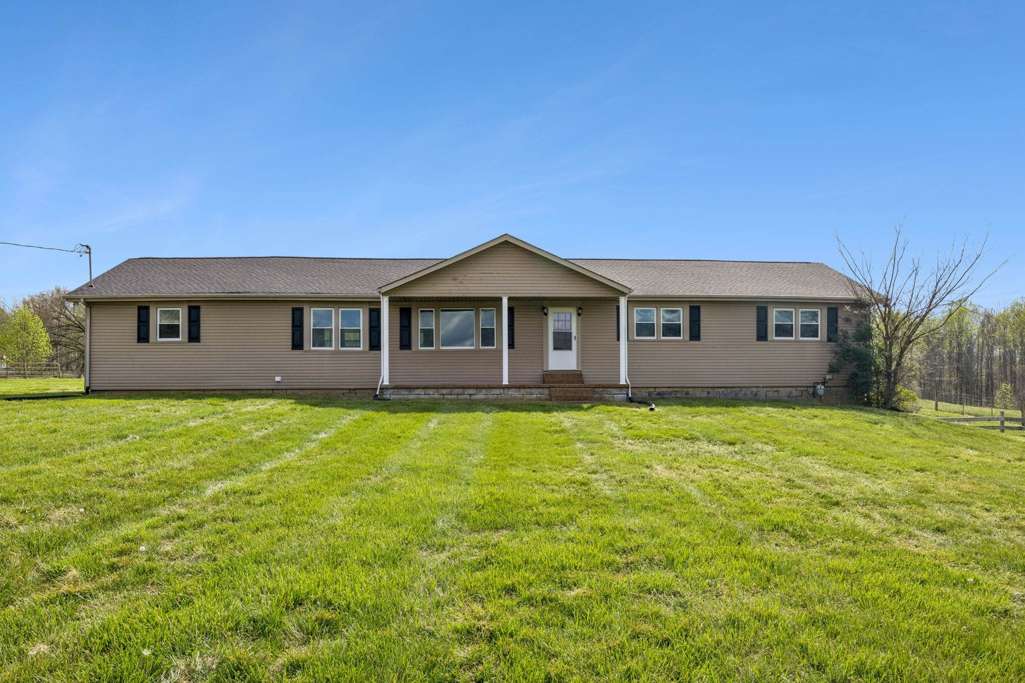 901 Town Branch Road Charlotte, TN 37036 - Photo 3 of 82