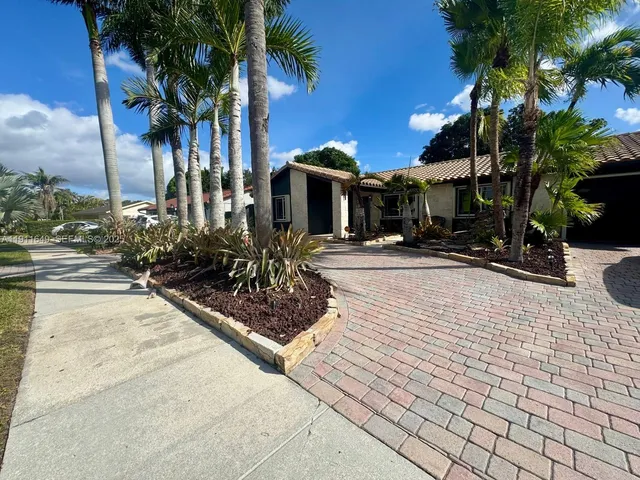 $4,250 | 6905 Southwest 148th Court, Miami, FL 33193