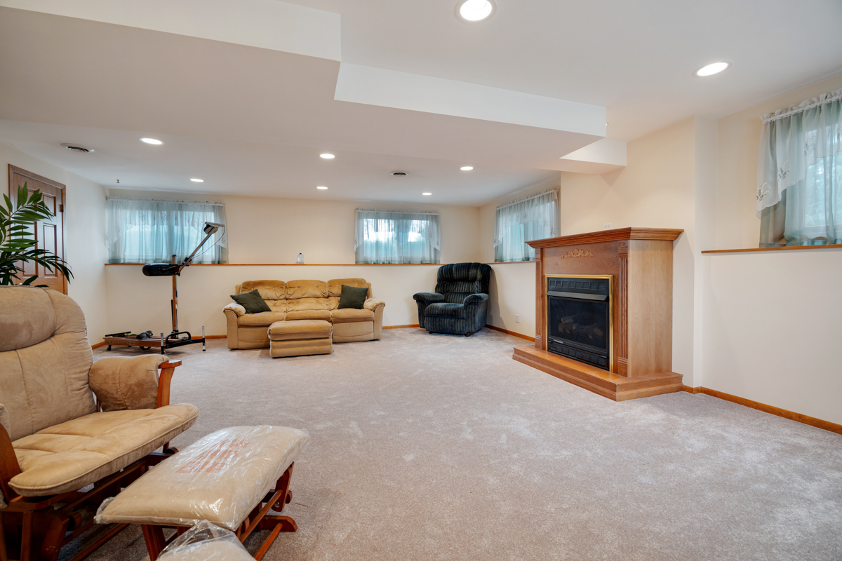 14413 Pleasant Valley Road Woodstock, IL 60098 - Photo 16 of 30
