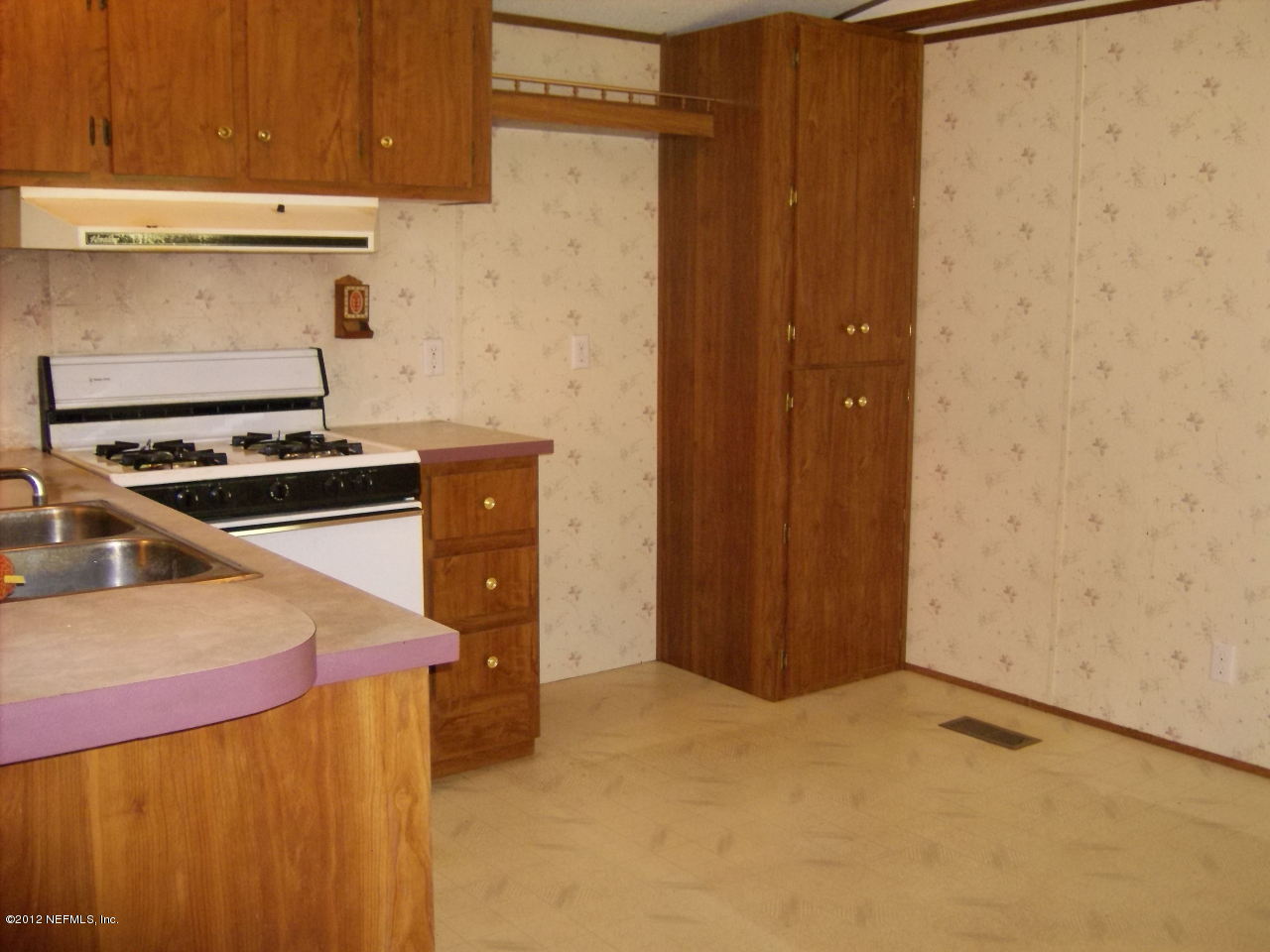 108 Pecan Grove Road Palatka, FL 32177 - Photo 5 of 9 Kitchen