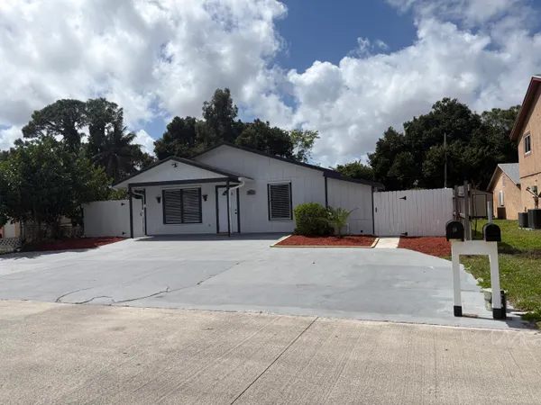 $1,000 | 3825 Patio Court, Unit A, Lake Worth, FL 33461