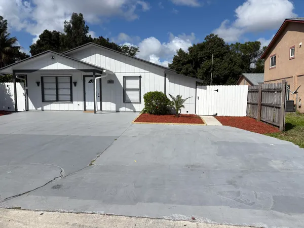 $1,000 | 3825 Patio Court, Unit A, Lake Worth, FL 33461