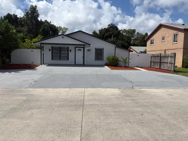 $1,000 | 3825 Patio Court, Unit A, Lake Worth, FL 33461