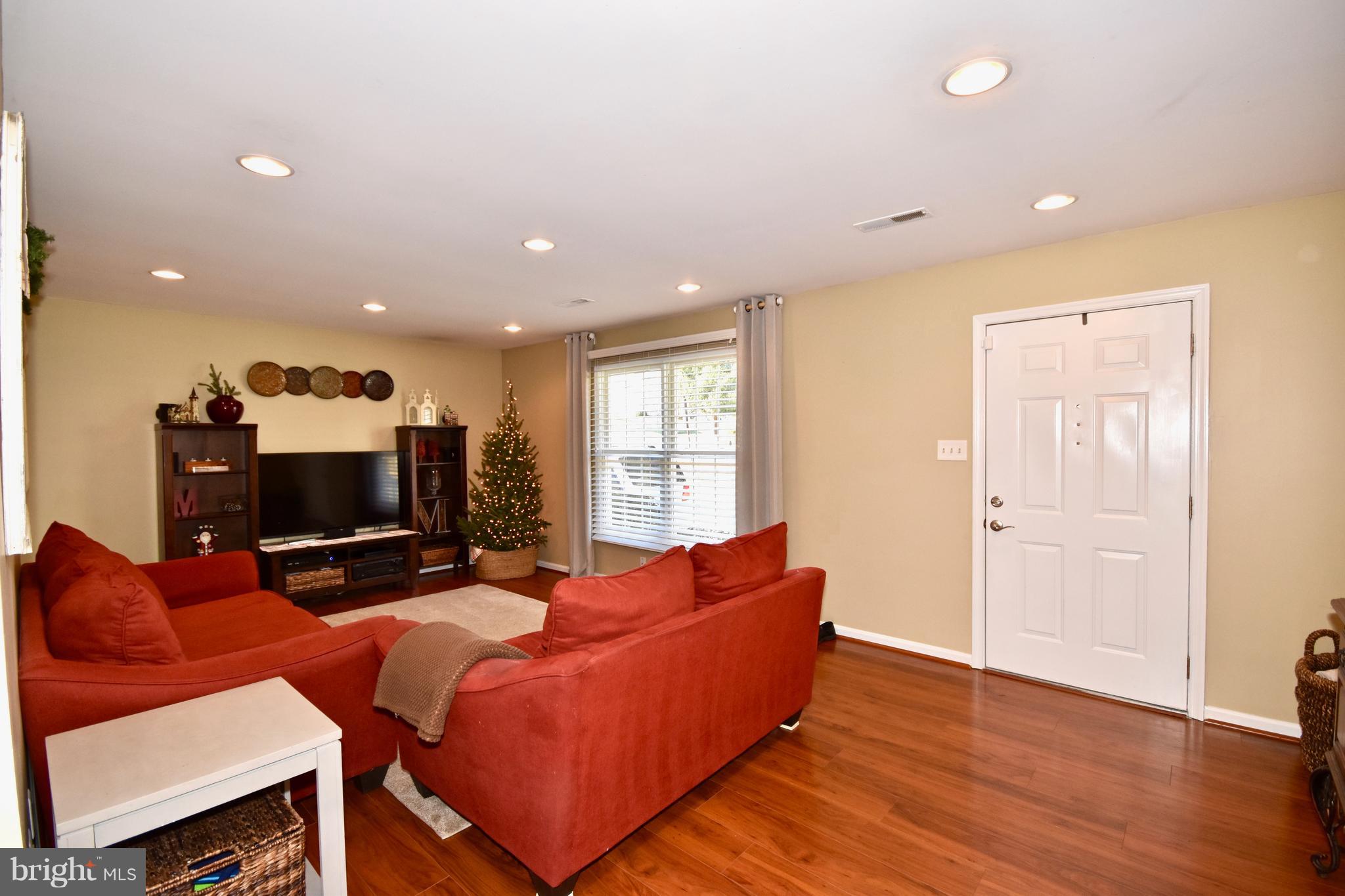 427 Foxcroft Road Warrenton, VA 20186 - Photo 4 of 14 Family Room