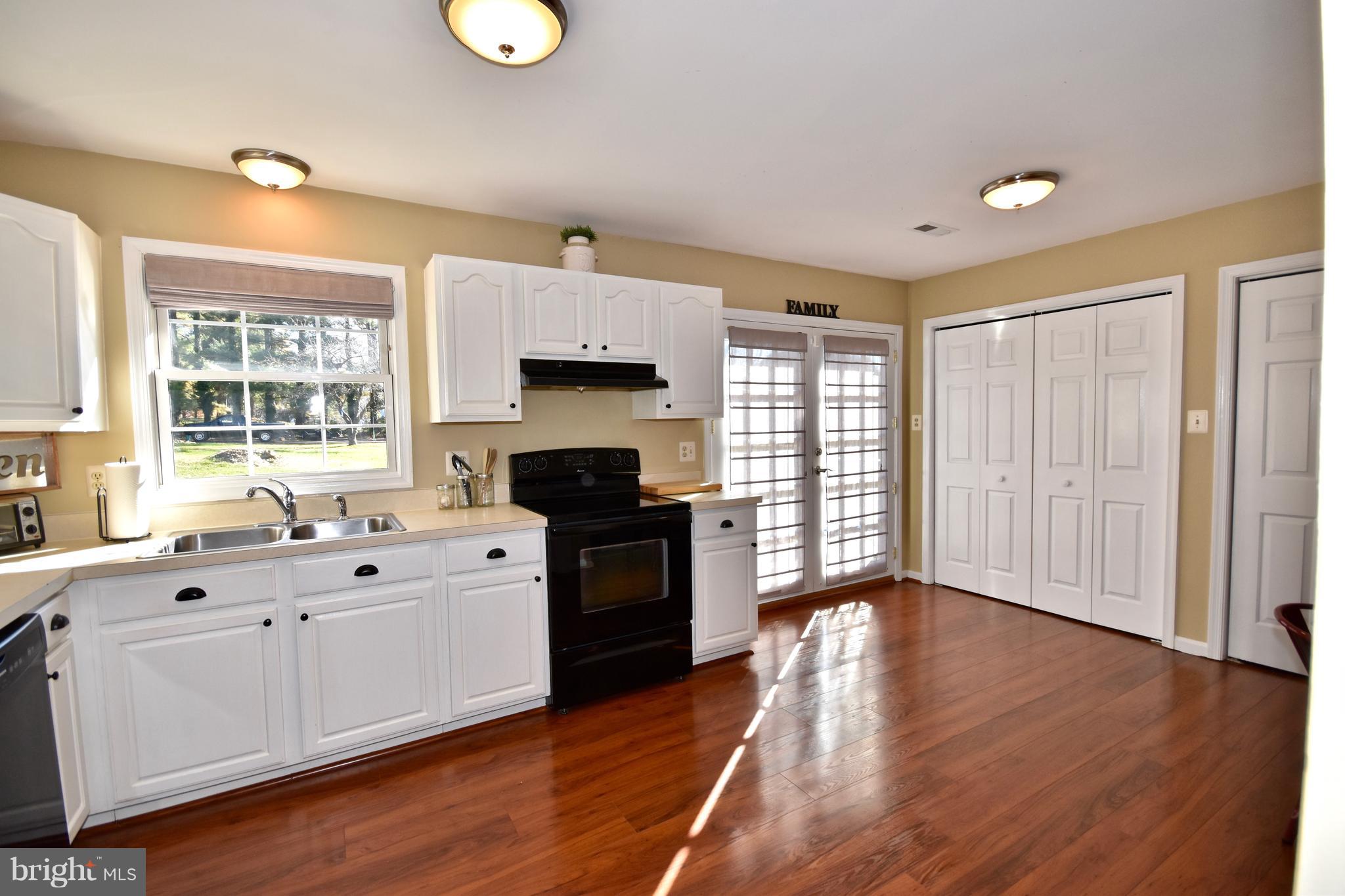 427 Foxcroft Road Warrenton, VA 20186 - Photo 5 of 14 Kitchen