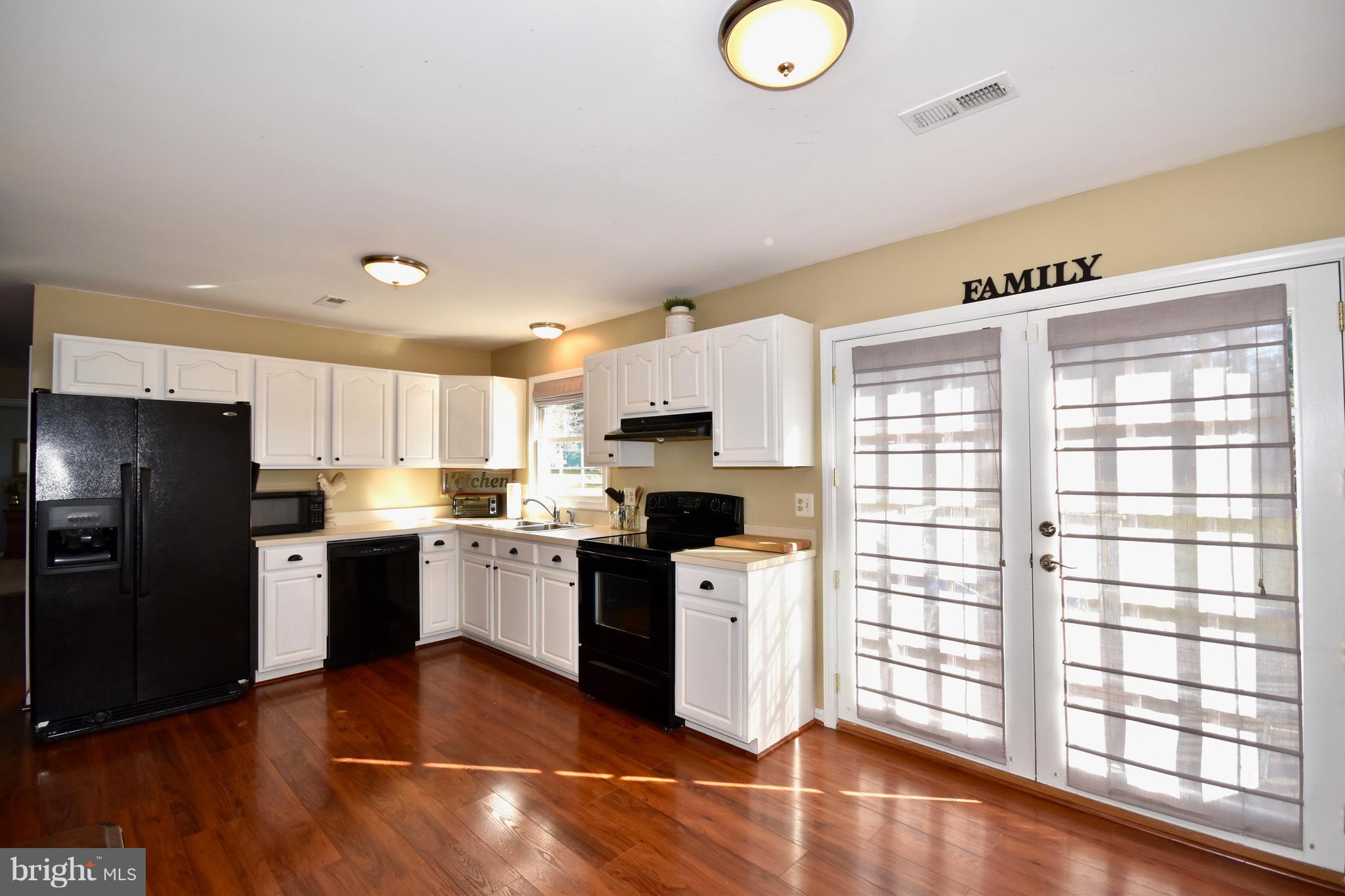 427 Foxcroft Road Warrenton, VA 20186 - Photo 6 of 14 Kitchen
