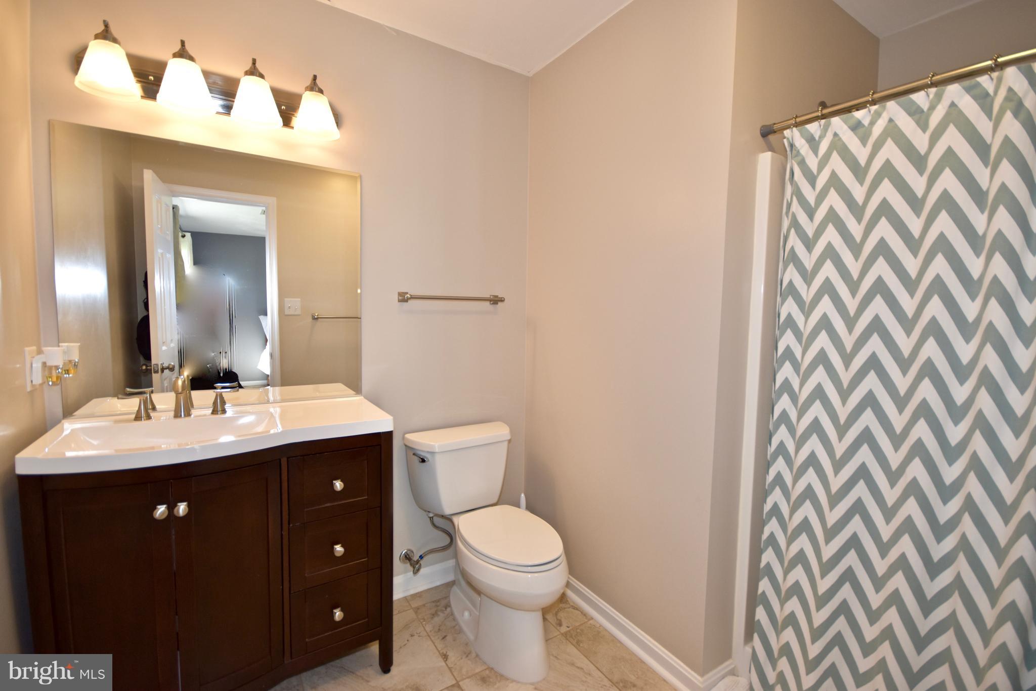 427 Foxcroft Road Warrenton, VA 20186 - Photo 10 of 14 Full Bath