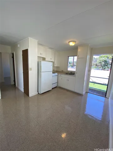 $1,700 | 805 Lehua Avenue, Unit 2, Pearl City, HI 96782