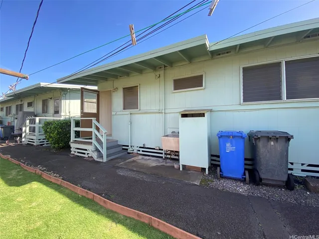 $1,700 | 805 Lehua Avenue, Unit 2, Pearl City, HI 96782