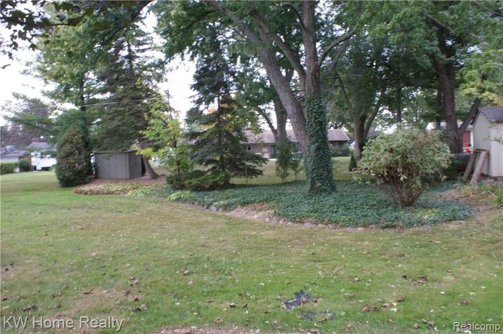28035 Hawberry Road Farmington Hills, MI 48331 - Photo 8 of 38