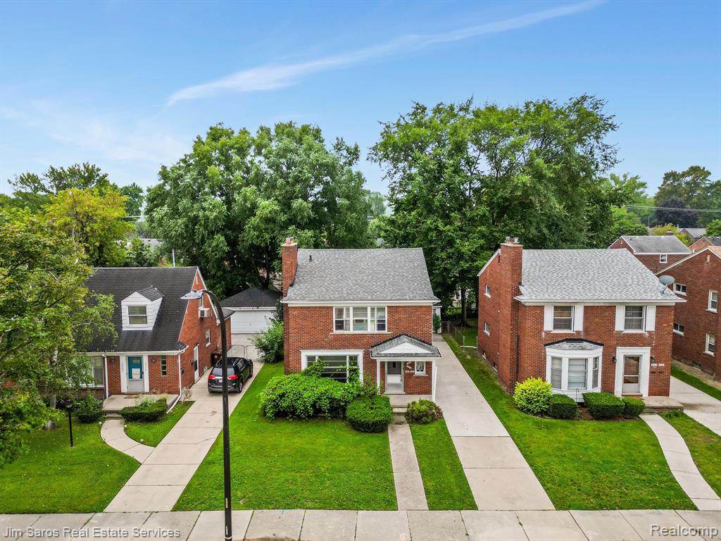 2013 Vernier Road Grosse Pointe Woods, MI 48236 - Photo 2 of 14