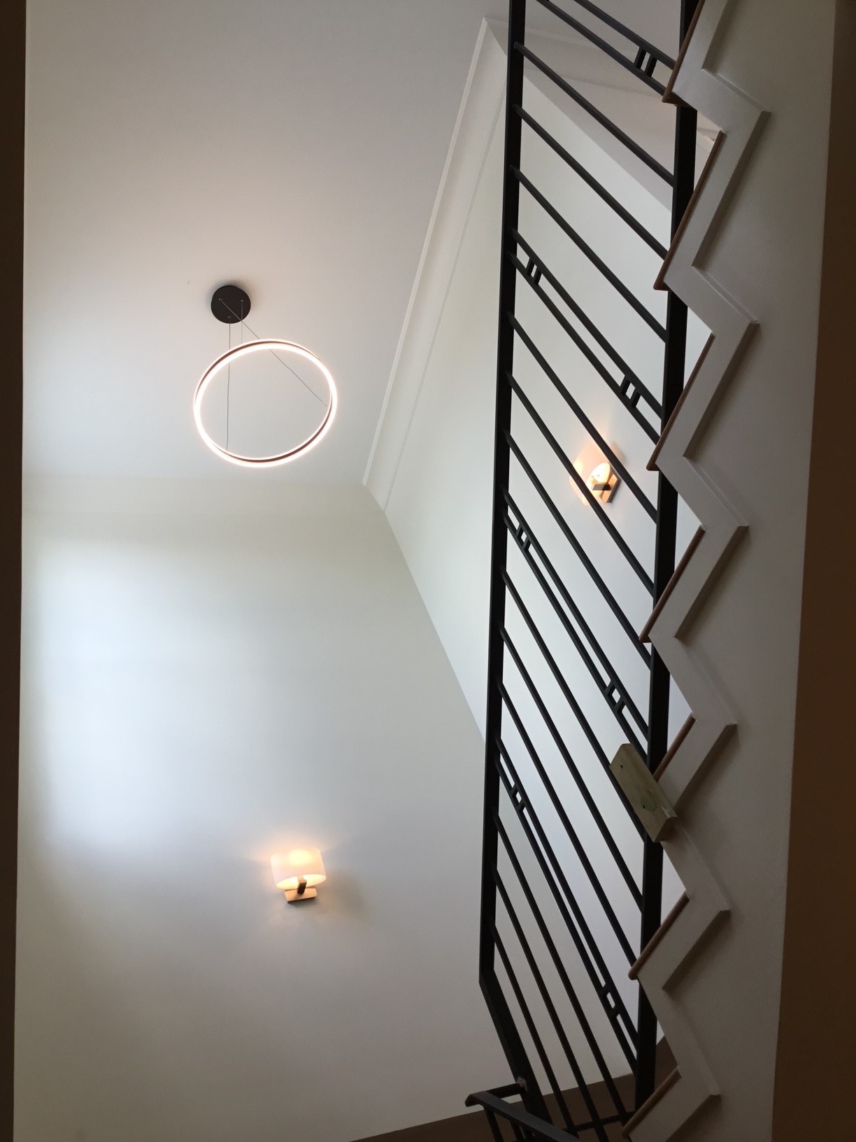 1116 Bartlett Street, Unit B Houston, TX 77006 - Photo 13 of 22 a view of a staircase