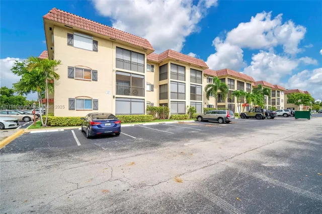 $159,500 | 257 South Cypress Road, Unit 416, Pompano Beach, FL 33060