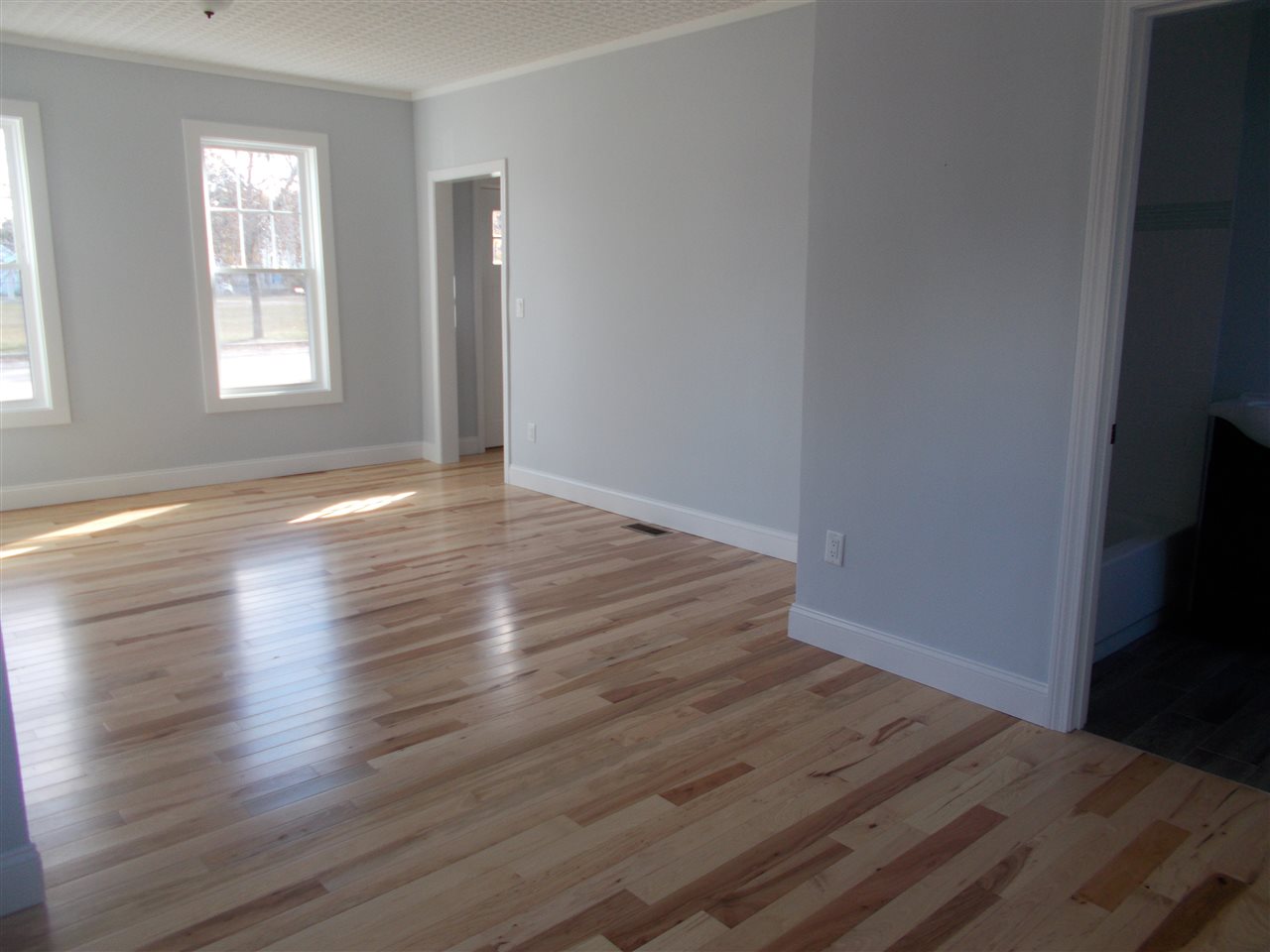 12 Cocheco Avenue Rochester, NH 03868 - Photo 5 of 13 Gallery Image 5