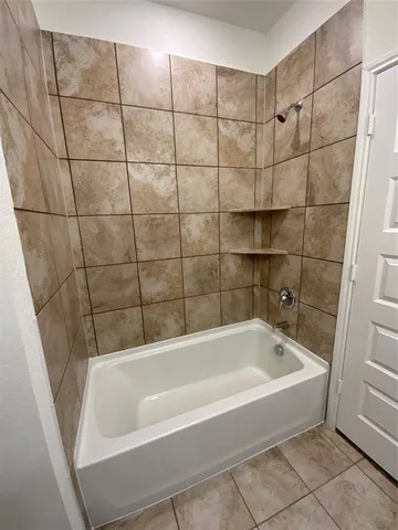 a view of utility room