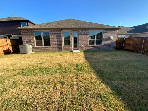 $2,295 | 917 Waggoner Drive, Aubrey, TX 76227