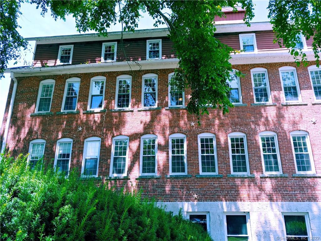 8 Holley Street Salisbury, CT 06039 - Photo 21 of 21 front view of a building