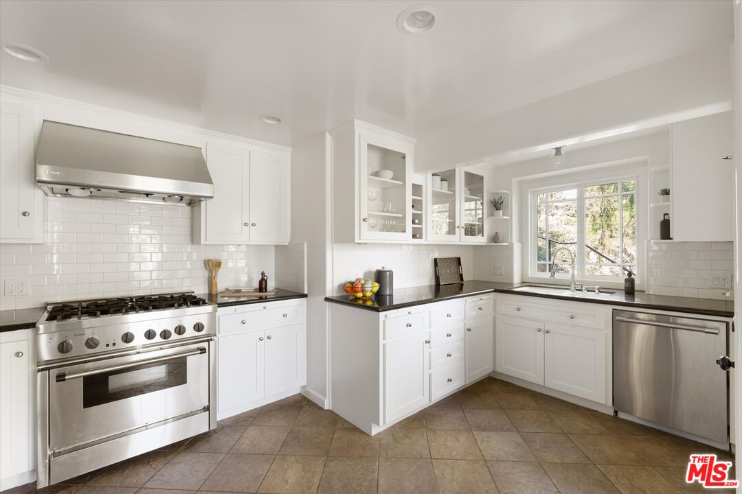 5514 Canyonside Road La Crescenta, CA 91214 - Photo 23 of 73 Gallery Image 23