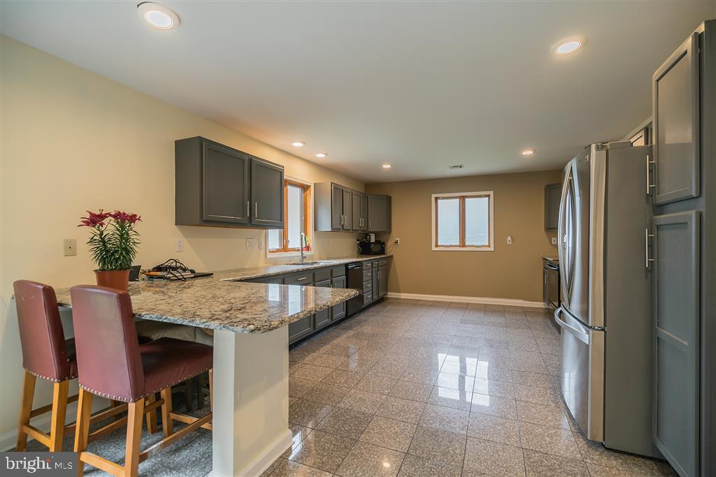 75 Deemer Road Easton, PA 18042 - Photo 8 of 29 Gallery Image 8