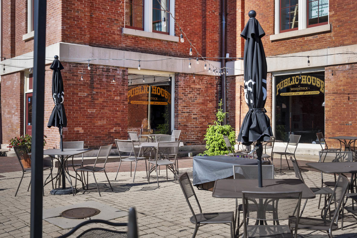 6510 Linden Trail, Unit E Wonder Lake, IL 60097 - Photo 26 of 42 a view of an outdoor seating area