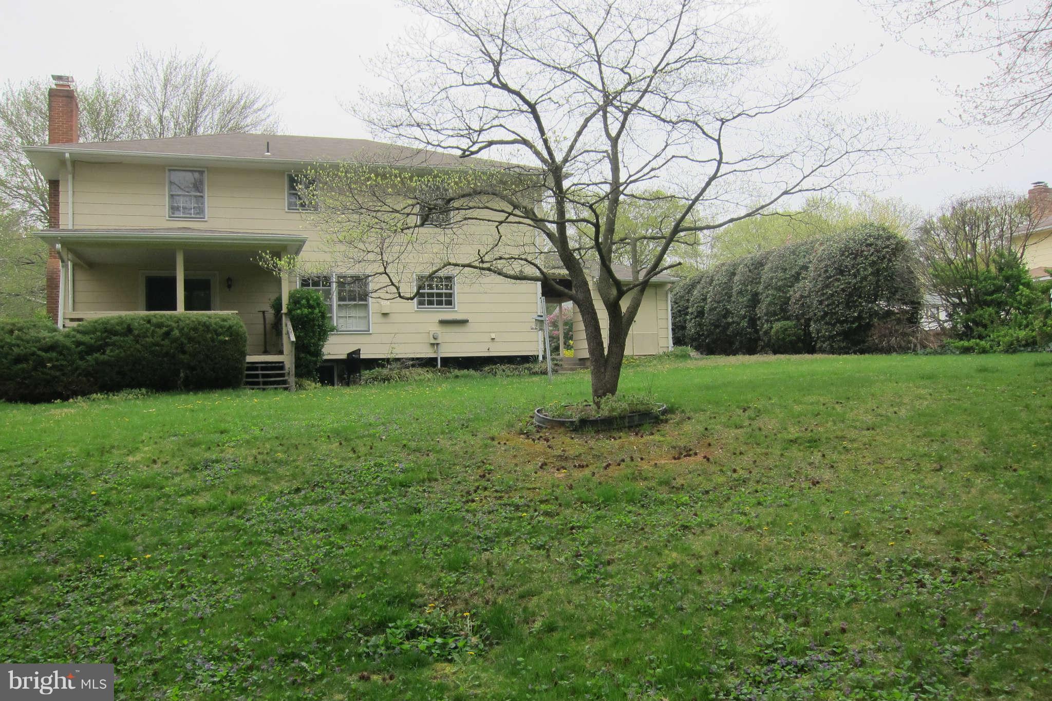 8642 Gateshead Road Alexandria, VA 22309 - Photo 5 of 20 Exterior (Rear)