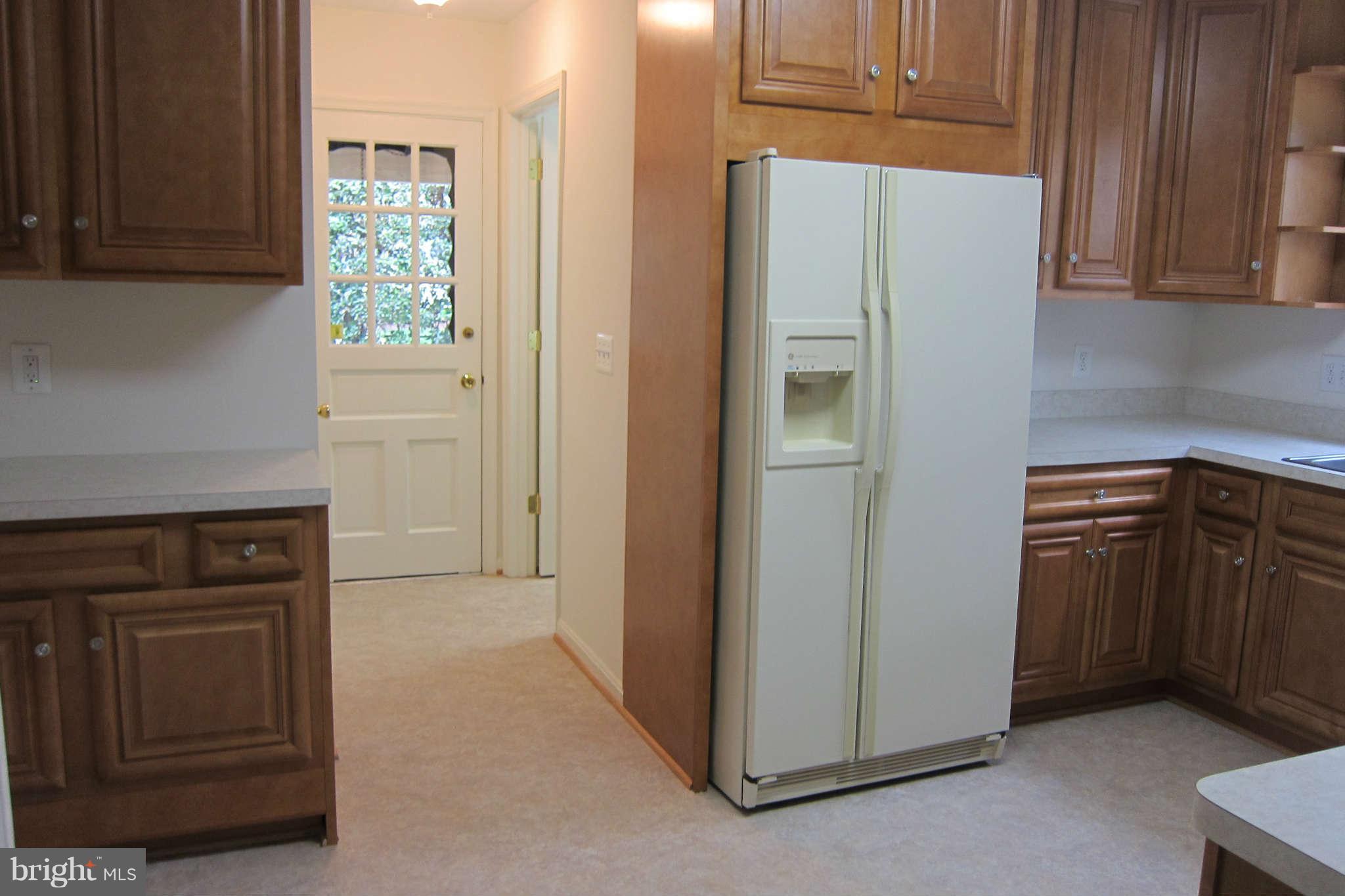 8642 Gateshead Road Alexandria, VA 22309 - Photo 10 of 20 Kitchen