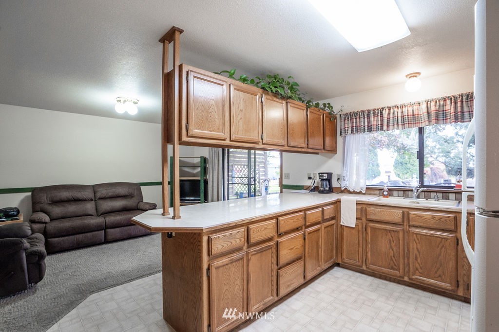 7882 Grove Road Northeast Moses Lake, WA 98837 - Photo 9 of 38 Gallery Image 9