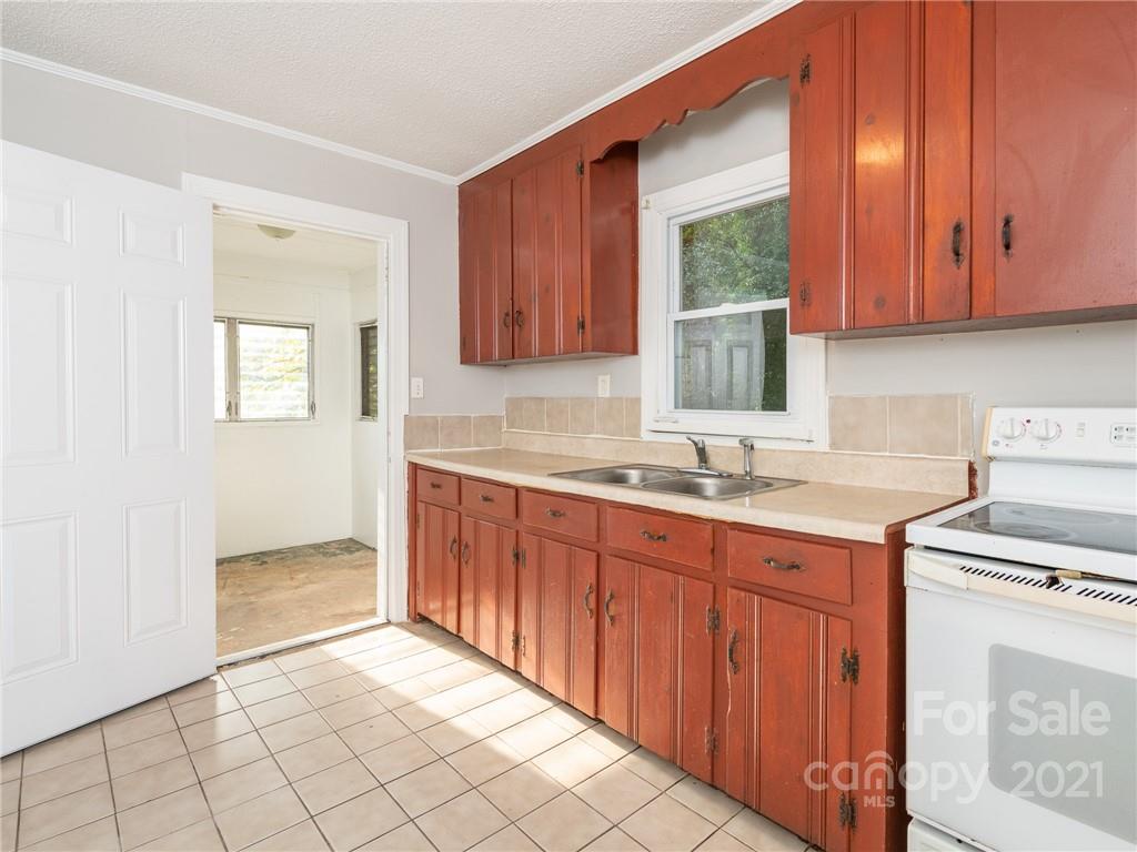 4151 Tillman Road Charlotte, NC 28208 - Photo 12 of 33 Gallery Image 12