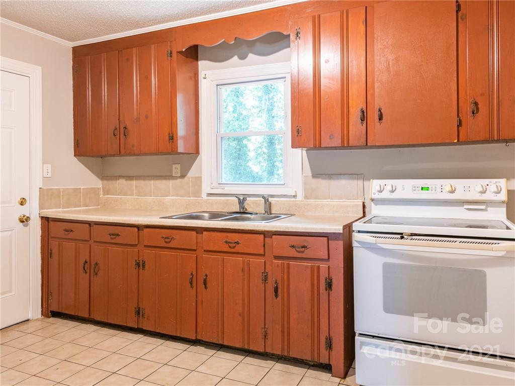 4151 Tillman Road Charlotte, NC 28208 - Photo 16 of 33 Gallery Image 16