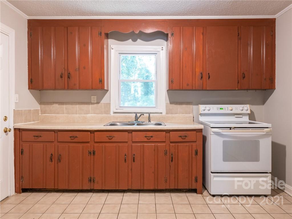 4151 Tillman Road Charlotte, NC 28208 - Photo 17 of 33 Gallery Image 17