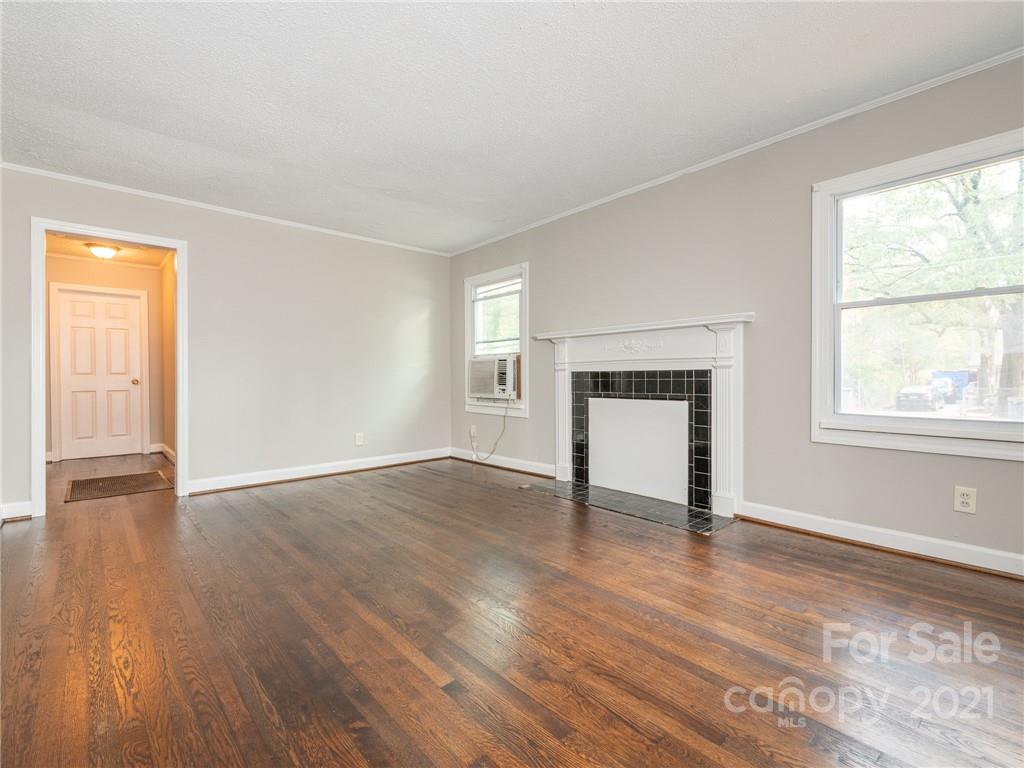 4151 Tillman Road Charlotte, NC 28208 - Photo 5 of 33 Gallery Image 5