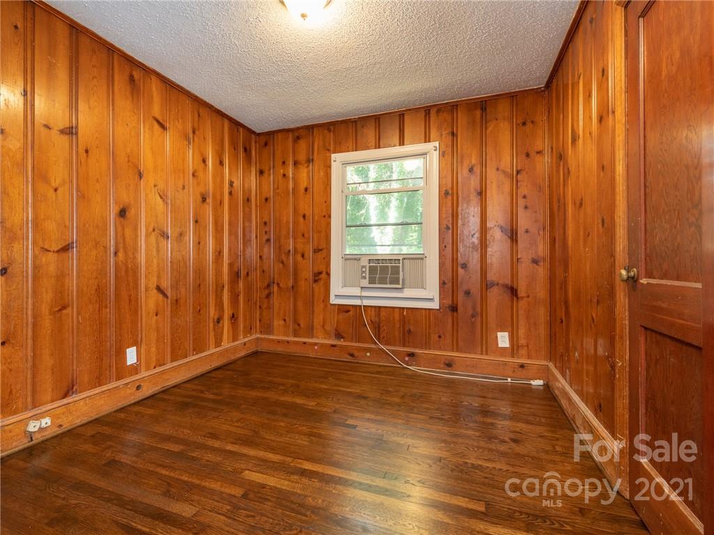 4151 Tillman Road Charlotte, NC 28208 - Photo 9 of 33 Gallery Image 9
