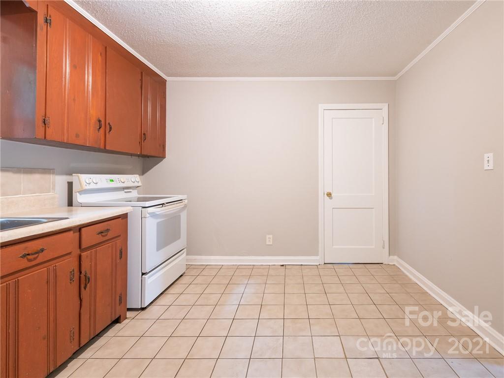 4151 Tillman Road Charlotte, NC 28208 - Photo 10 of 33 Gallery Image 10