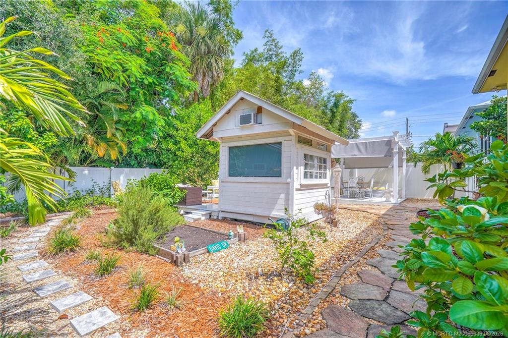 412 Southwest Akron Avenue Stuart, FL 34994 - Photo 35 of 96