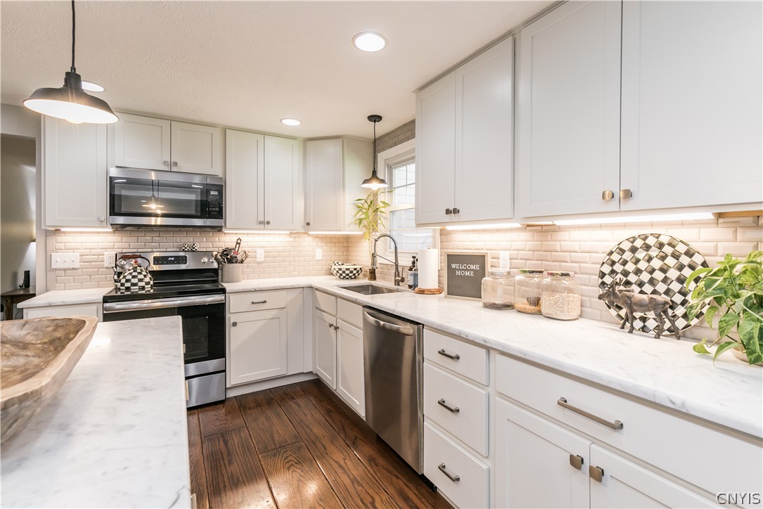 8037 Princess Path Liverpool, NY 13090 - Photo 12 of 48 Gallery Image 12