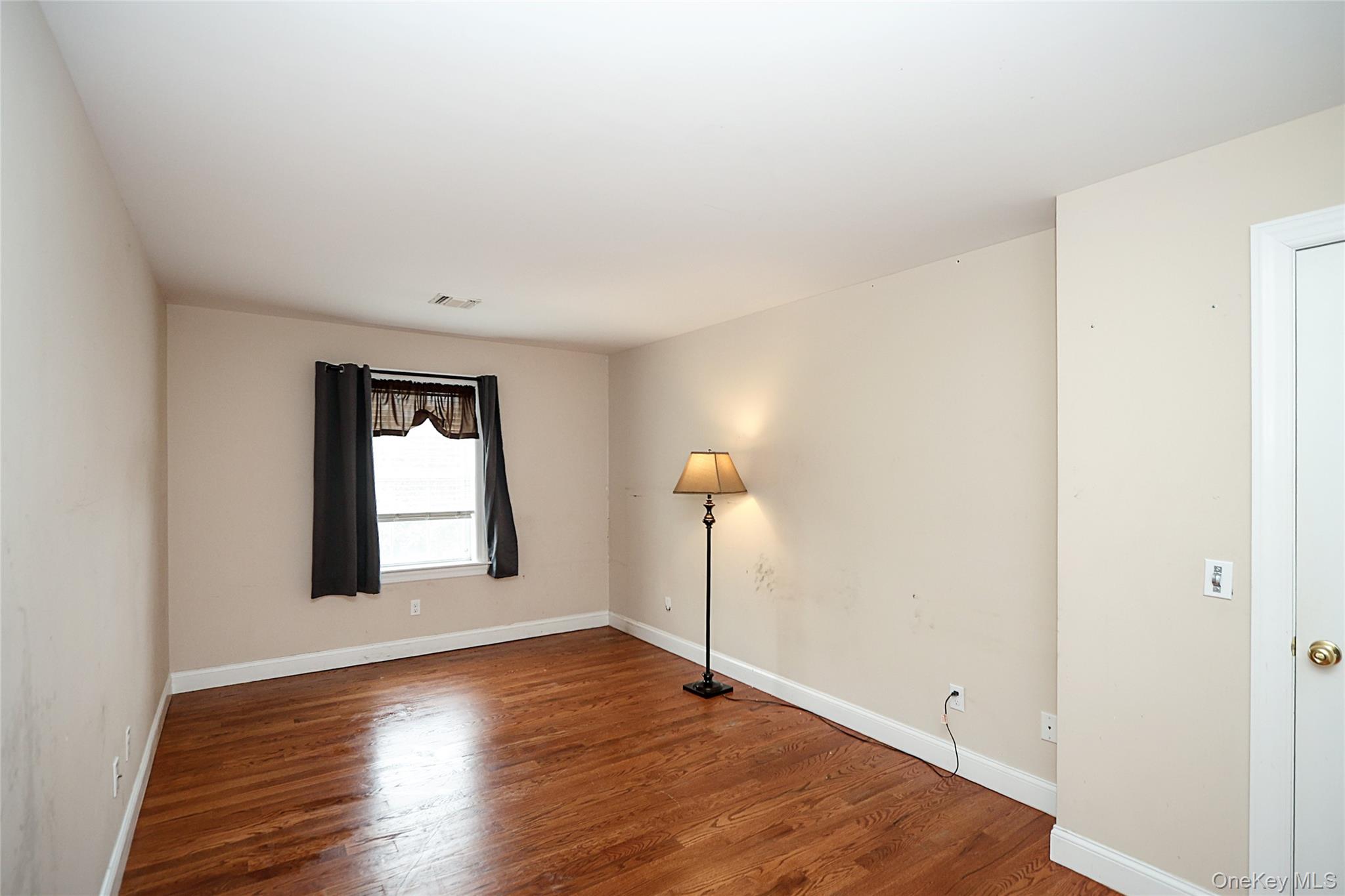 370 Rider Avenue Patchogue, NY 11772 - Photo 25 of 40