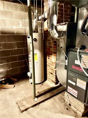 $92,000 | 201 East McPherson Street, Hopkins, MO 64461