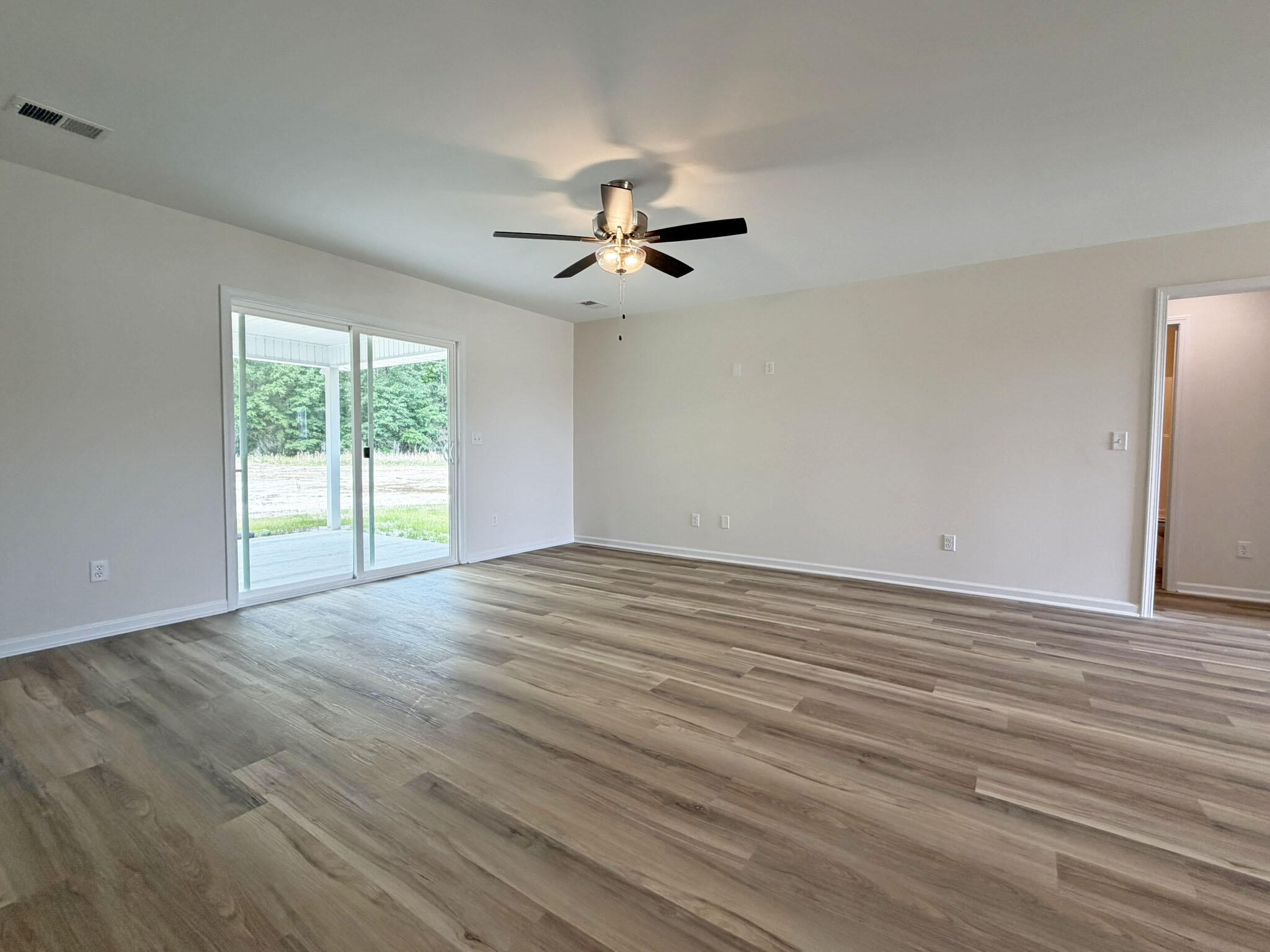 34 Lexington Court Sumter, SC 29154 - Photo 4 of 17 Gallery Image 4