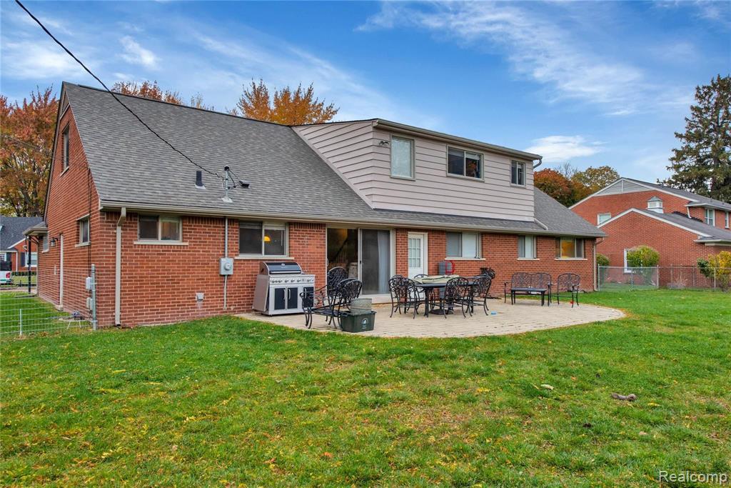 510 Thorntree Road Grosse Pointe Woods, MI 48236 - Photo 37 of 40