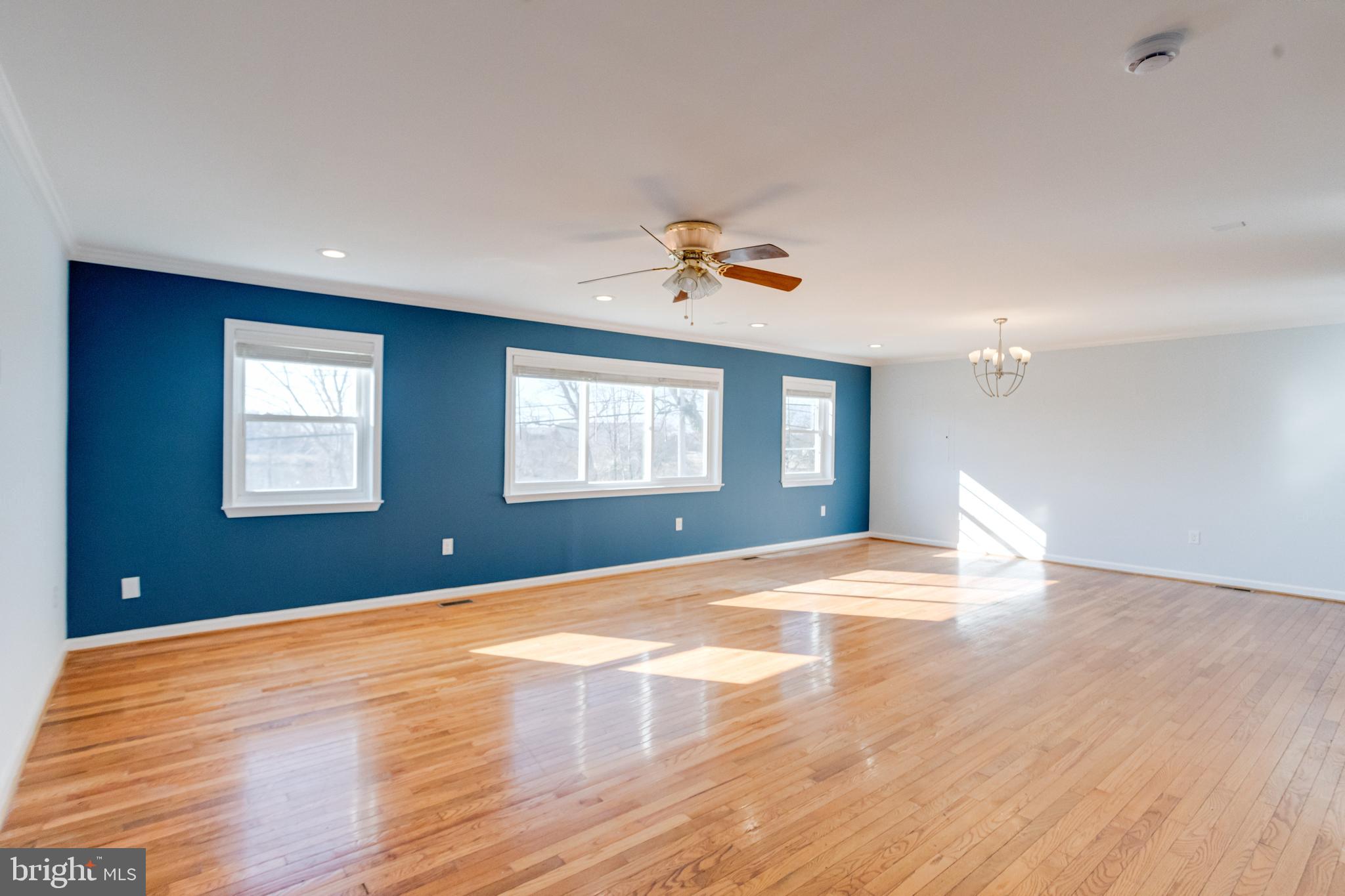 7815 Fairgreen Road Baltimore, MD 21222 - Photo 3 of 54 Living Room